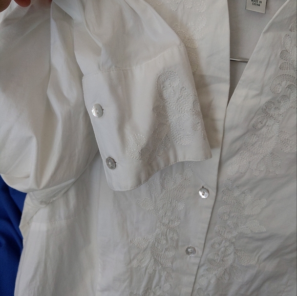 Final Sale - White embroidered button down cotton with stretch - Picture 3 of 9